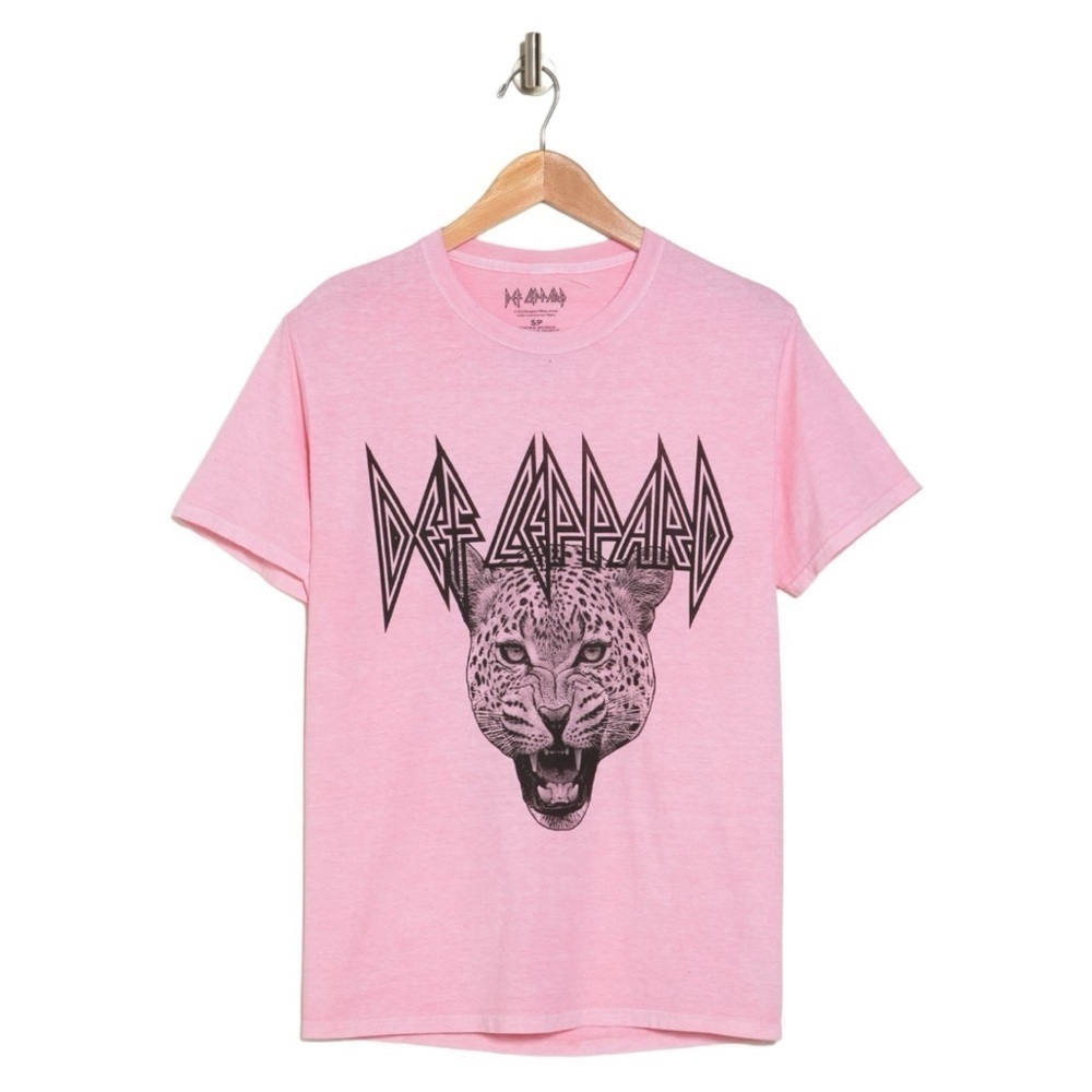 Philcos Def Leppard Growl Graphic T-Shirt
Medium PINK NWT